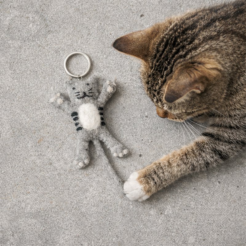 Llavero gato gris