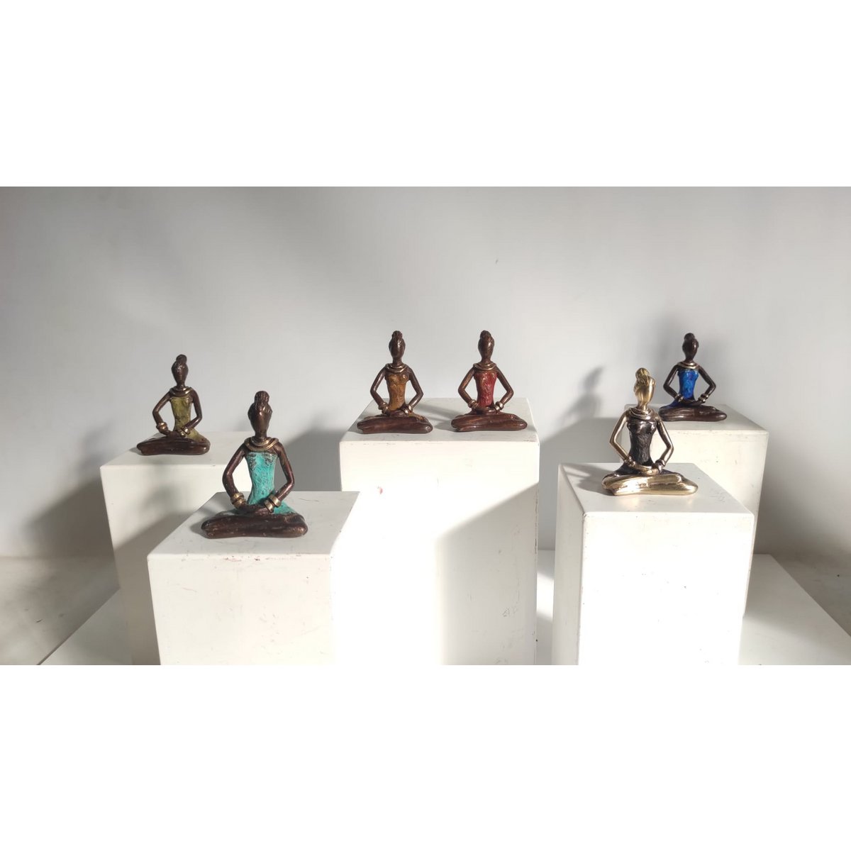 ESCULTURA DE BRONZA YOGA "INDA" | por Derme | diferentes colores