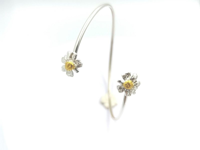 Gold Chamomile Flower Bracelet, Handmade Minimalist Jewelry, Organic Forest Cuff, Boho Gift for Protection, Sterling Silver 925