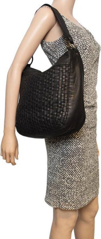 Black shoulder bag for ladies of braided leather - elegant design with both a short and long handle for versatile wearing comfort.