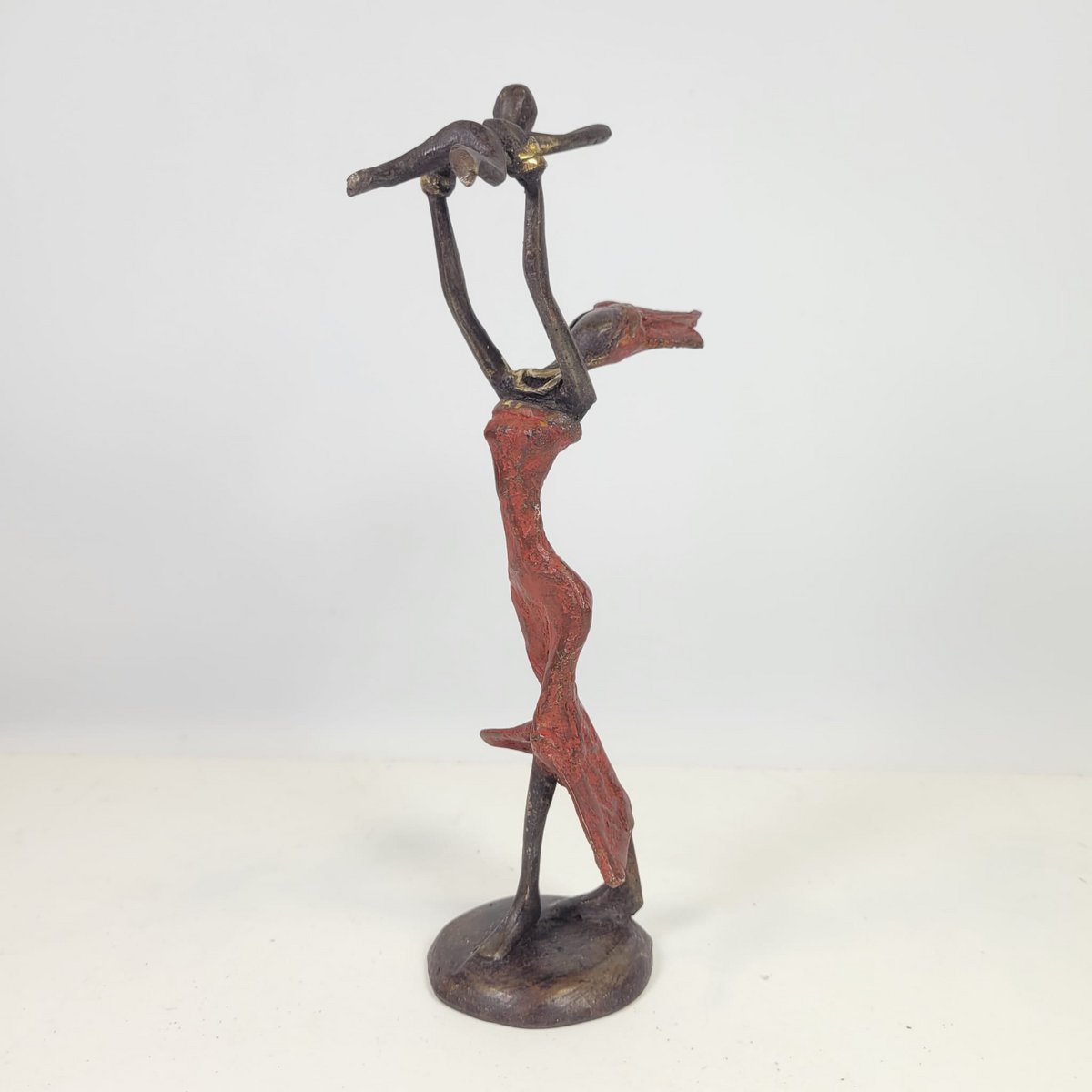 Bronzeskulptur "Baby in the air" af Soré | forskellige størrelser og farver