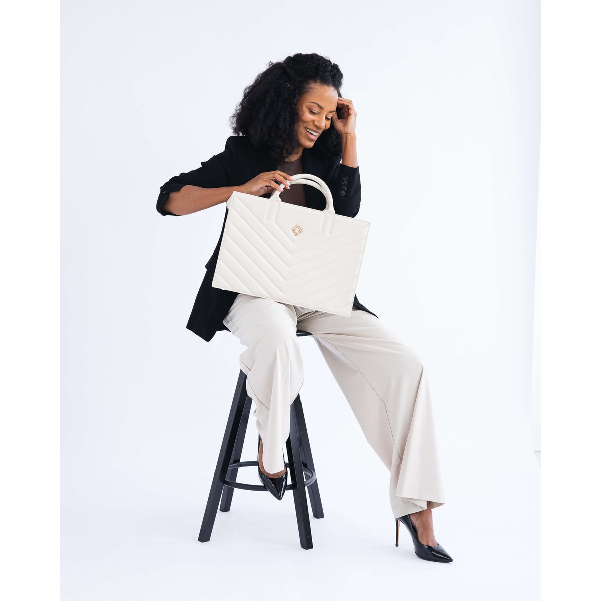 Business Bag Muse Apple Leather Off White