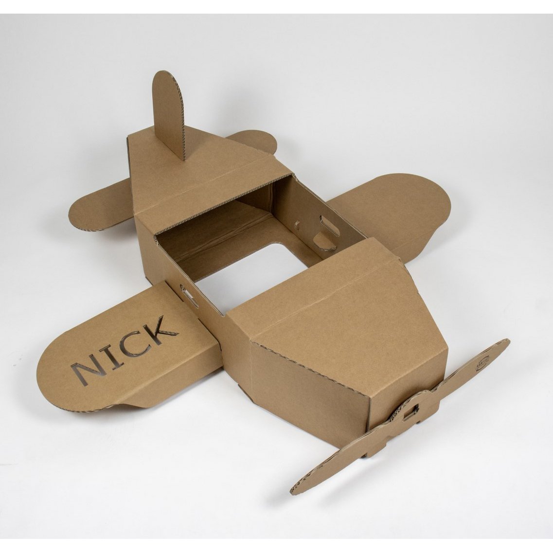 Grand avion jouet en carton