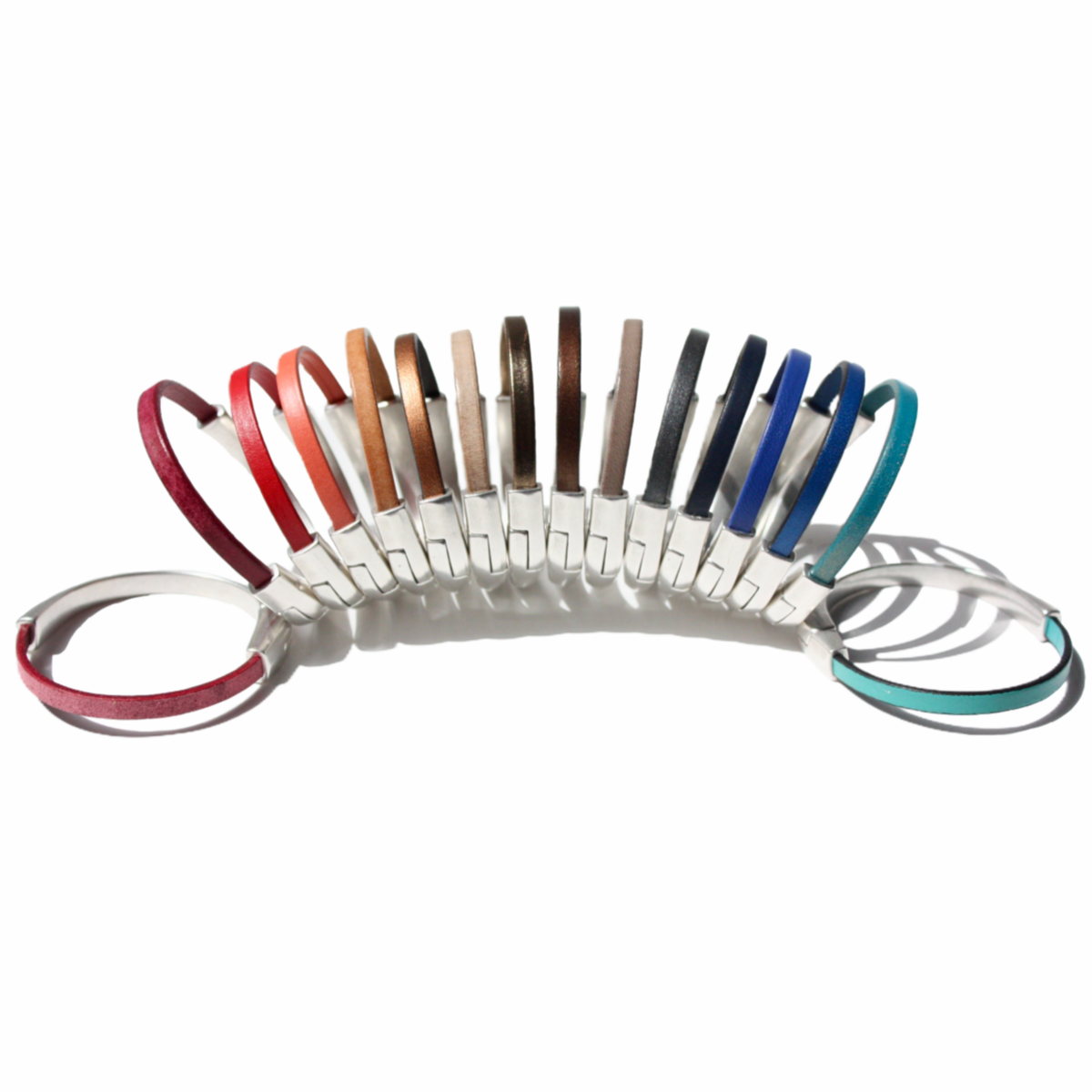 AMACAYACÚ (zilver) leren armband met magnetische sluiting