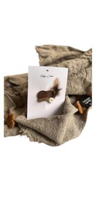 Pete Hut Pin Madelief - Brown - Klicken Sie auf Klak Pin