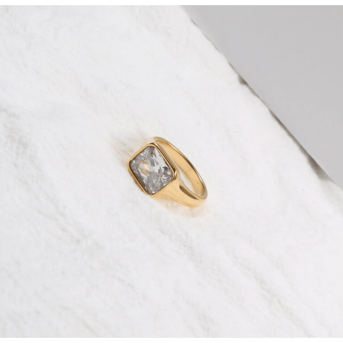 Andrei - Women’s Diamond Signet Ring