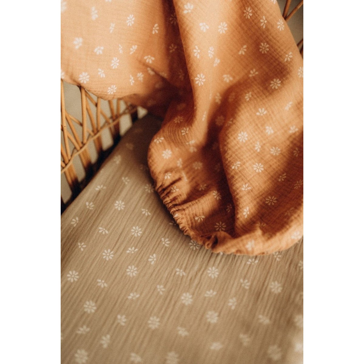 TISU bassinet sheet, Beige Daisy