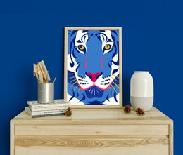 Wall art illustration featuring a stylized tiger face in blue and white tones. Available in multiple sizes from A4 to 60 x 90 cm.