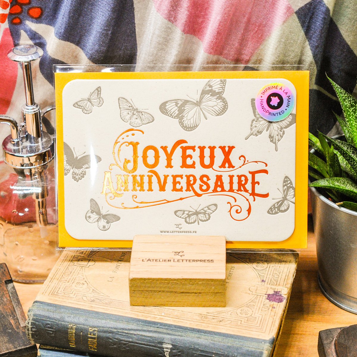 Kartka typograficzna Happy Birthday Motyle, pomarańczowa (z kopertą)