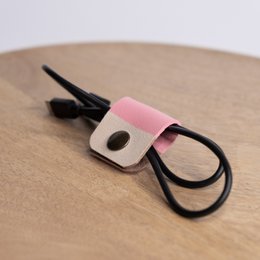 Håndmalet læder ledning wrap, Farverig kabel organizer til rejsende, Cord keeper rejsegave