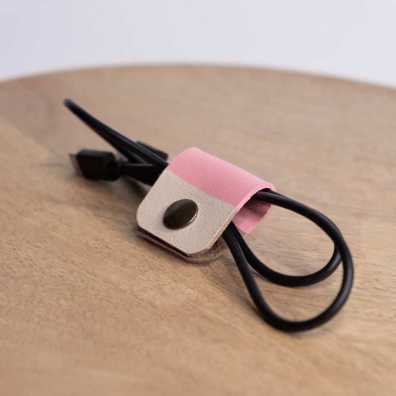 Håndmalet læder ledning wrap, Farverig kabel organizer til rejsende, Cord keeper rejsegave