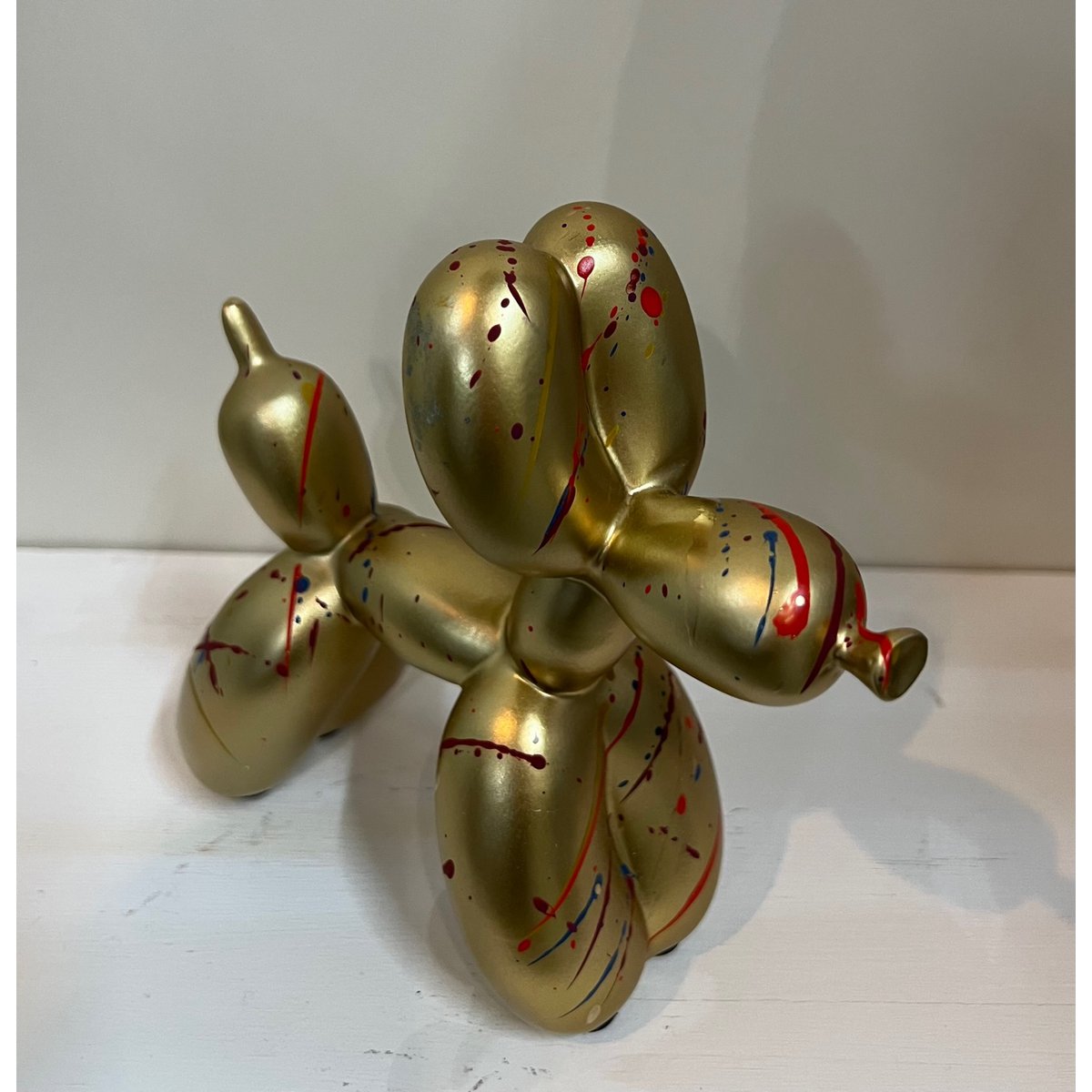 Polyresin balloon dog gold splash