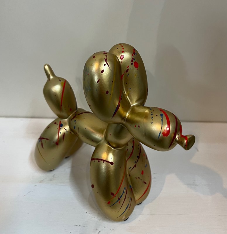 Polyresin balloon dog gold splash