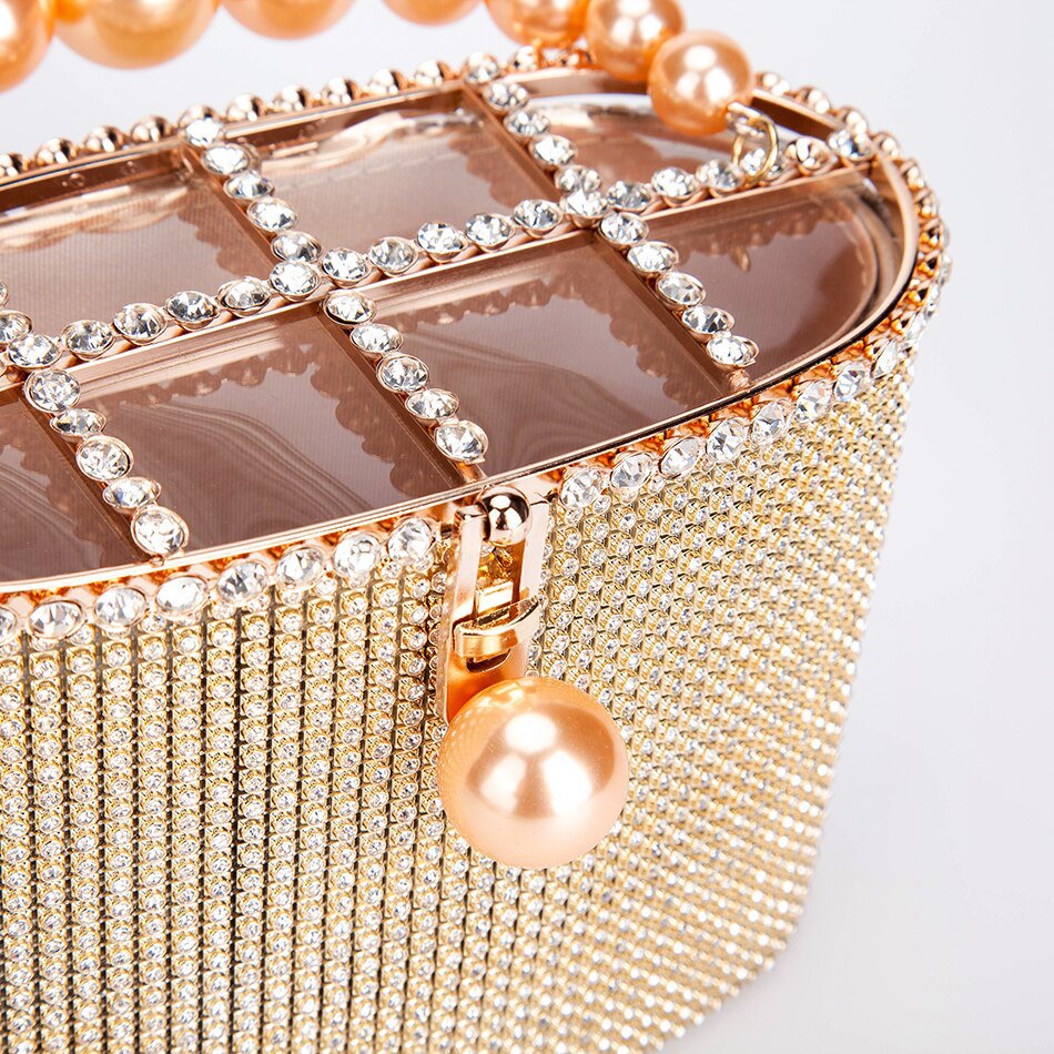 Frau Latoya Gold Kronleuchter Abendtasche