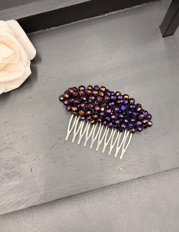 Violet rhinsten hårkam med regnbueskimmer