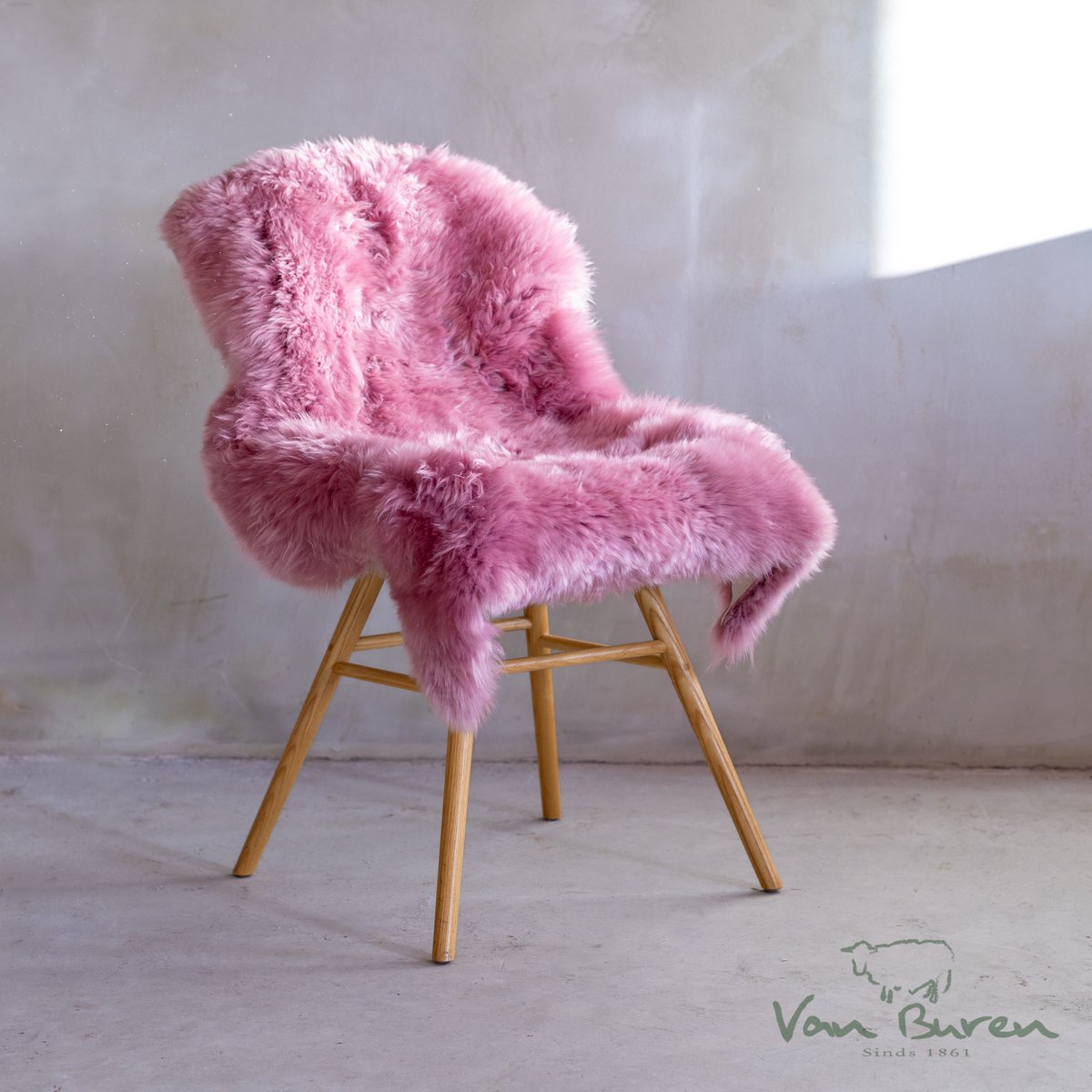 Donker roze