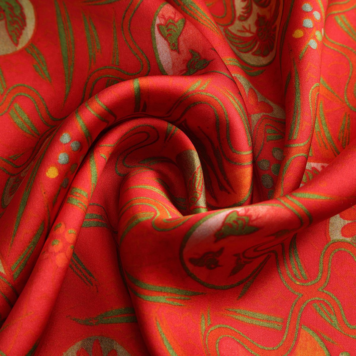 Écharpe en soie rouge avec imprimé floral abstrait kabuki
