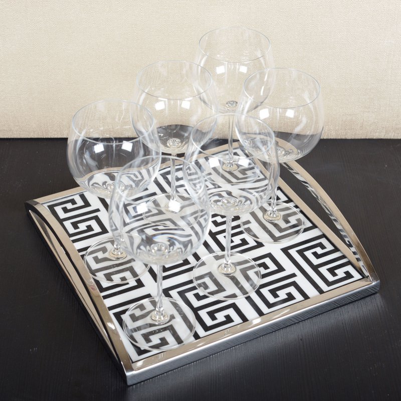 BLACK AND WHITE RECTANGULAR TRAY 30X30X6CM