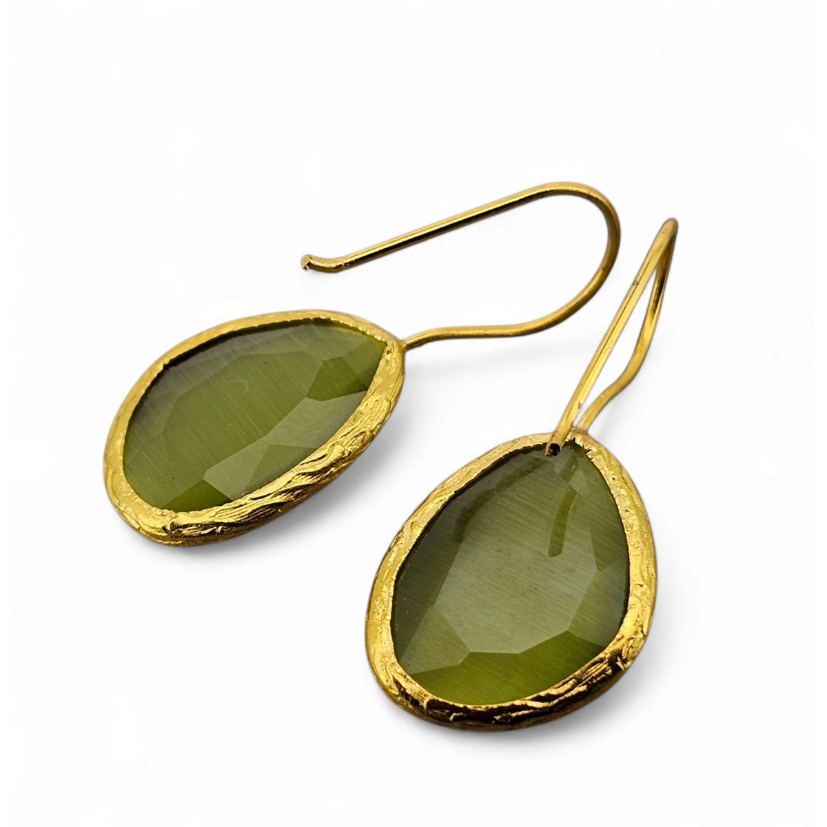 Glowdrop earring, Olive Medium