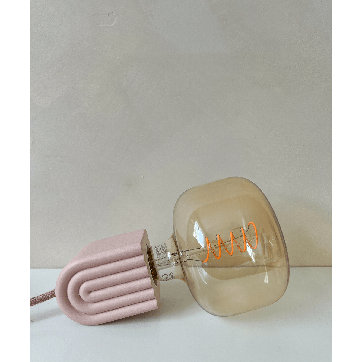 Lampe arc-en-ciel pendy rose poussiéreuse