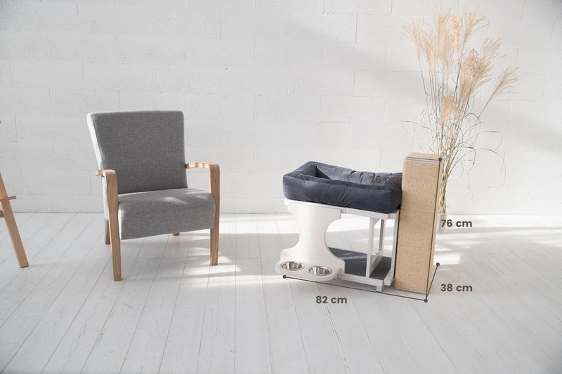 ALKSNIS – one level Cat house with feeding spot included