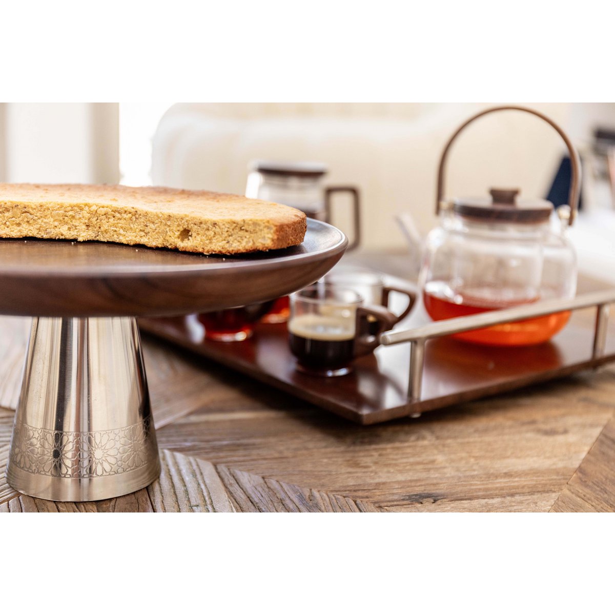 Silbermetall -Metall -Kuchenschale 30x30x14,5 cm