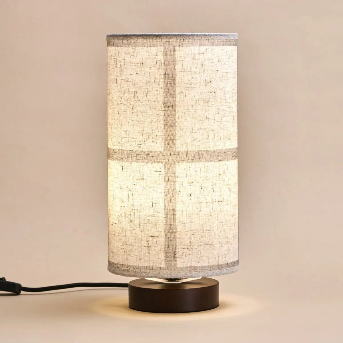 Sakura Dunkelbraune Tischlampe | Leinenmix-Schatten und stilvolle Beleuchtung