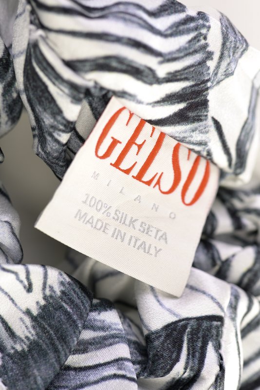 Seiden-Scrunchie "Weißes Zebra" Print