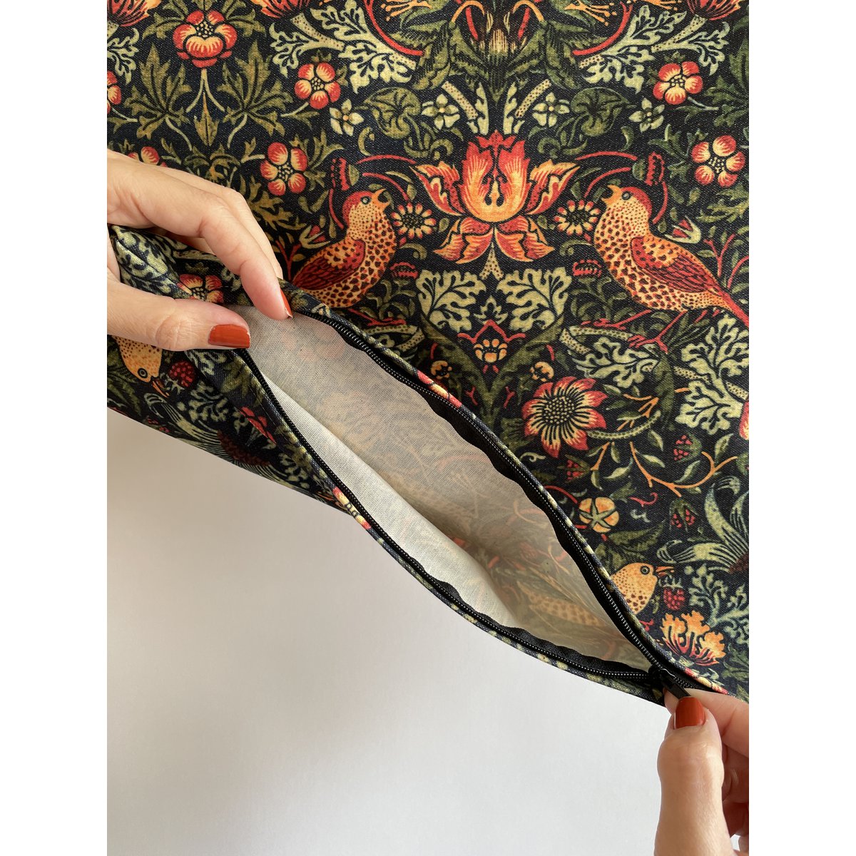 Couverture d’oreiller de jet de voleur de fraise botanique vert foncé | WIM004
