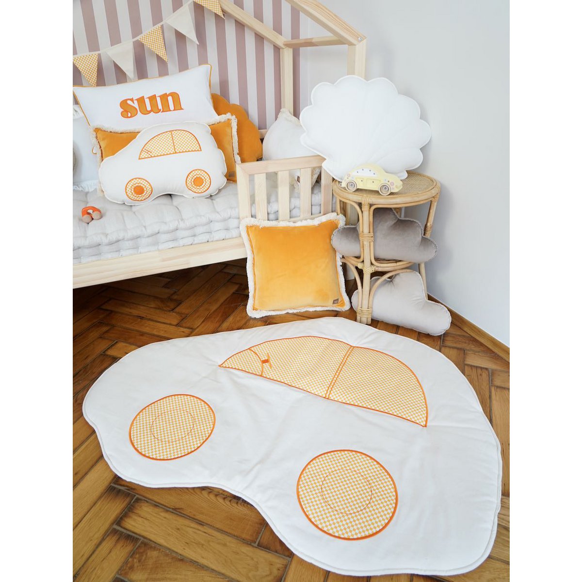 Children's car mat "Honey checkered"