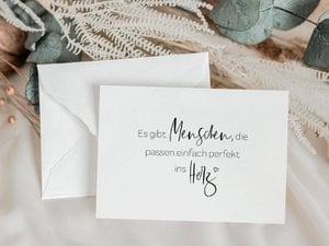 Postcard "Perfectly into the heart" statement