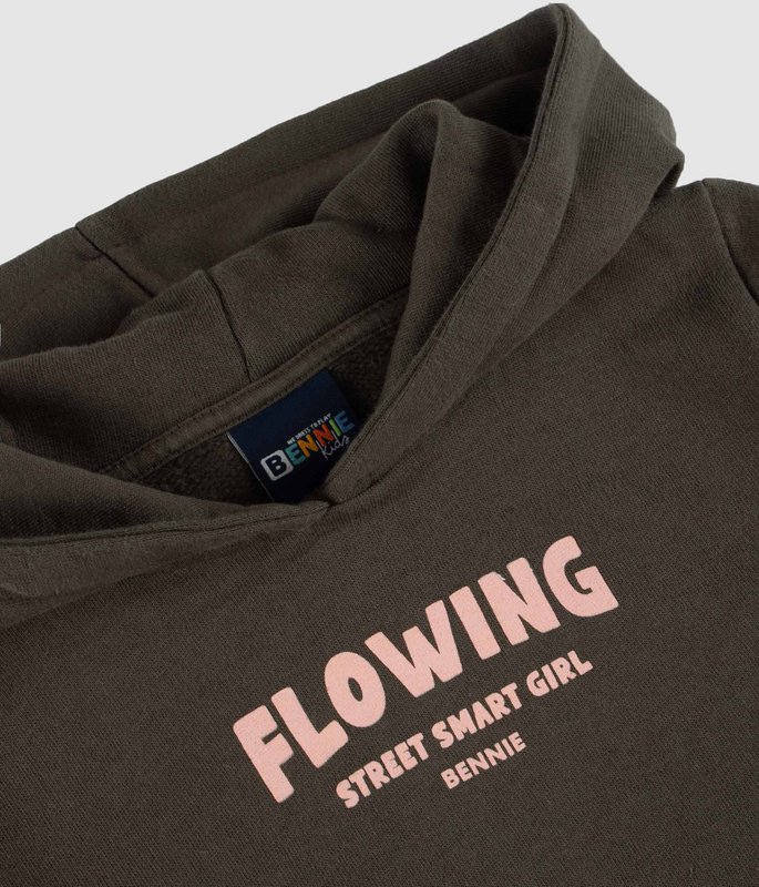 Hoodie Flowing – Streetwear Comfort