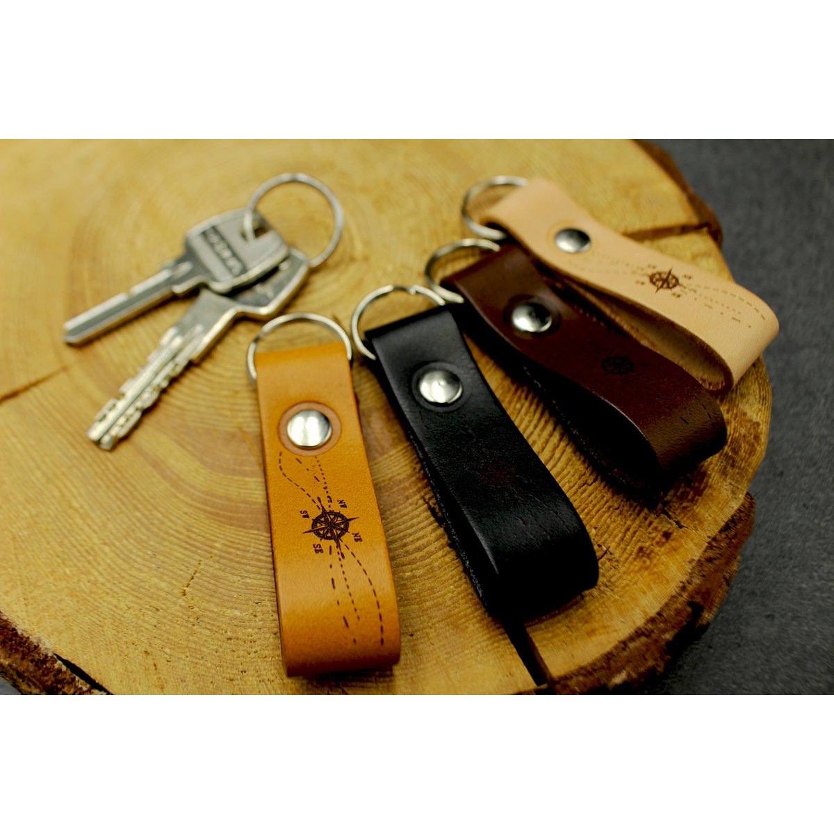 Leather keychain / key fob - Windrose