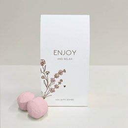  Enjoy bath bombs with a relaxing floral design. Made with natural ingredients for a soothing bathing experience.