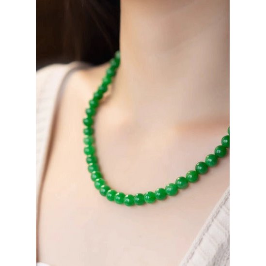 Collier de perles de jade impérial