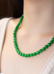 Collier de perles de jade impérial