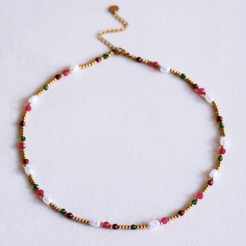 Kralenketting met parels en facetten - groen/fuchsia/rood