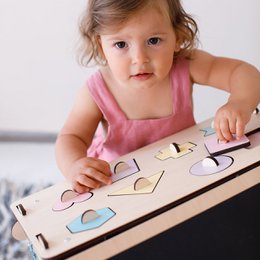 Maison de jeux sensorielle BusyBoard Natura Pastel - édition limitée