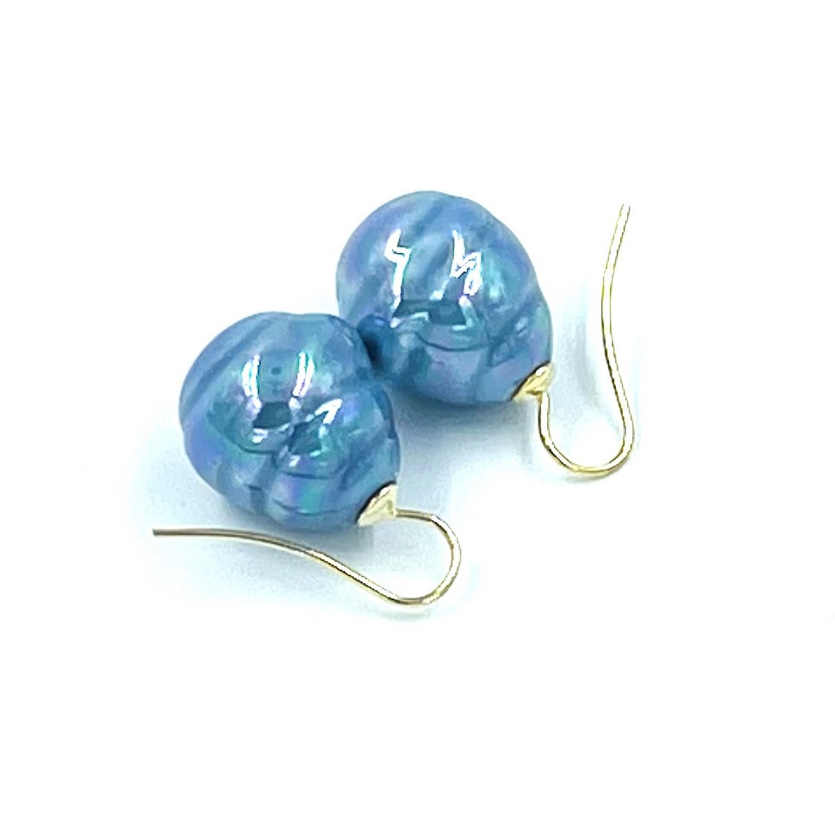 Baroque pearl earrings in the color lapis lazuli