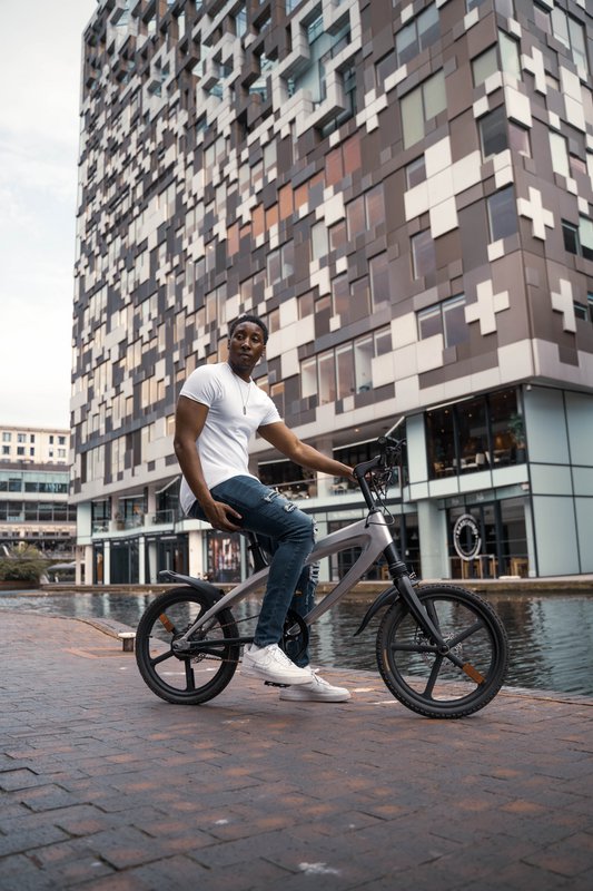 La Cruzaa Pedal assist Bluetooth Bicicletta elettrica Solarbeam Yellow