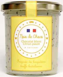 White chocolate lemon poppy spread, a sweet and tangy spread made with white chocolate, lemon, and poppy seeds.