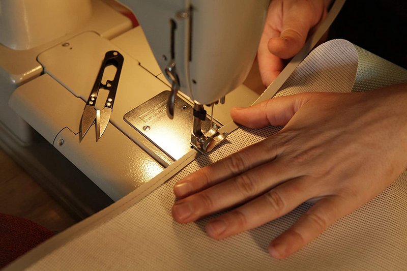 Les ciseaux de filetage et d'artisanat authentiques peuvent