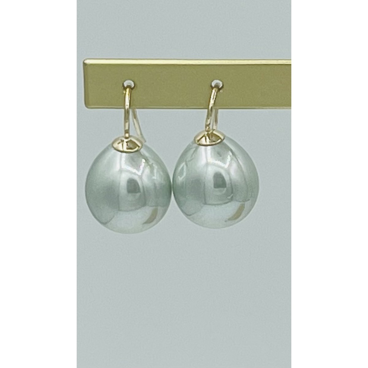 Pearl earrings classic jade green gold plated
