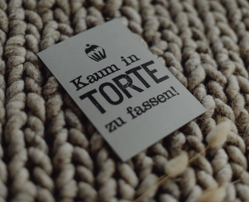 Stamped Postcard "Kaum in Torte zu fassen"