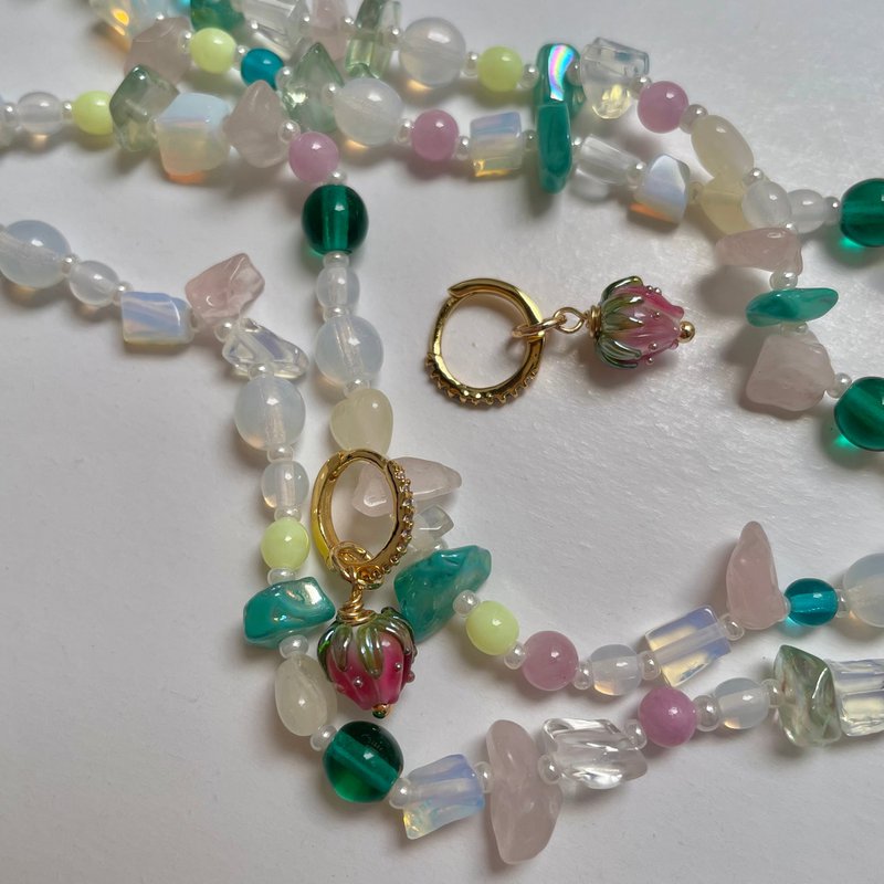 Boucles d'oreilles pendantes fleurs en verre mini créoles plaqué or