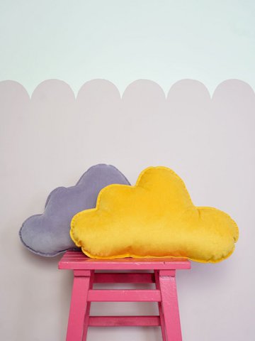 Samtwolkenkissen für Babyzimmer „Honey“