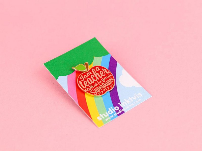 Pin I am a Teacher rood