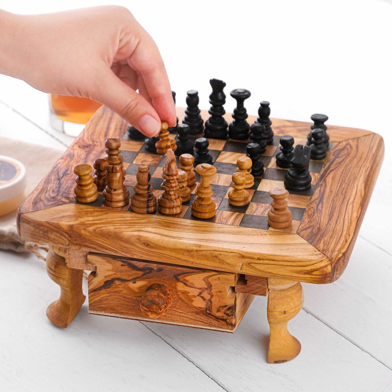 Juego de ajedrez de madera de olivo hecho a mano con cajones de almacenamiento