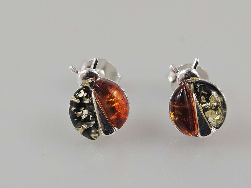 Baltic Amber Stud Øreringe: Sterling Sølv Ladybug Post Øreringe
