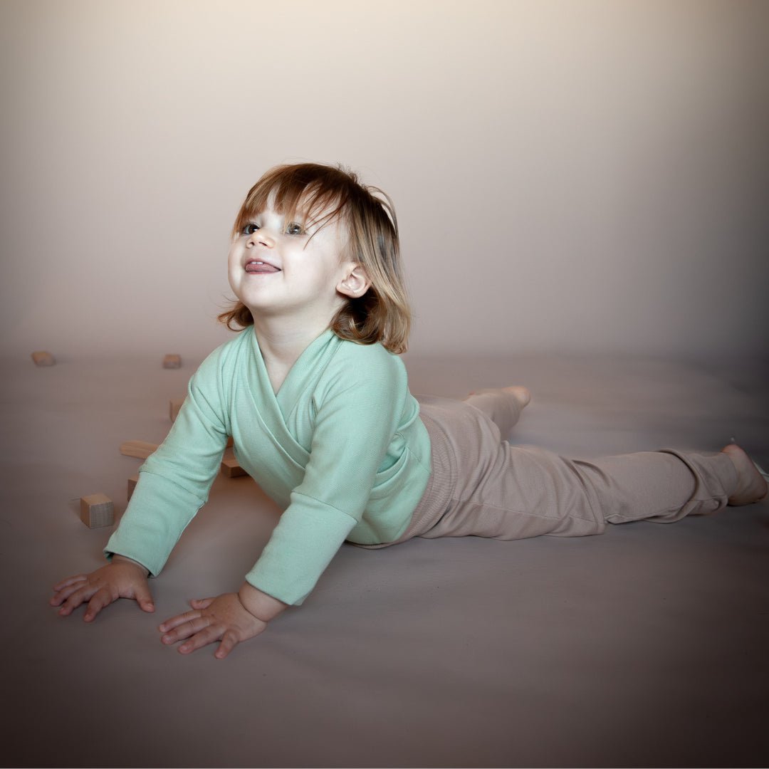 COMINUM KIMONO CHILD in Green Sage